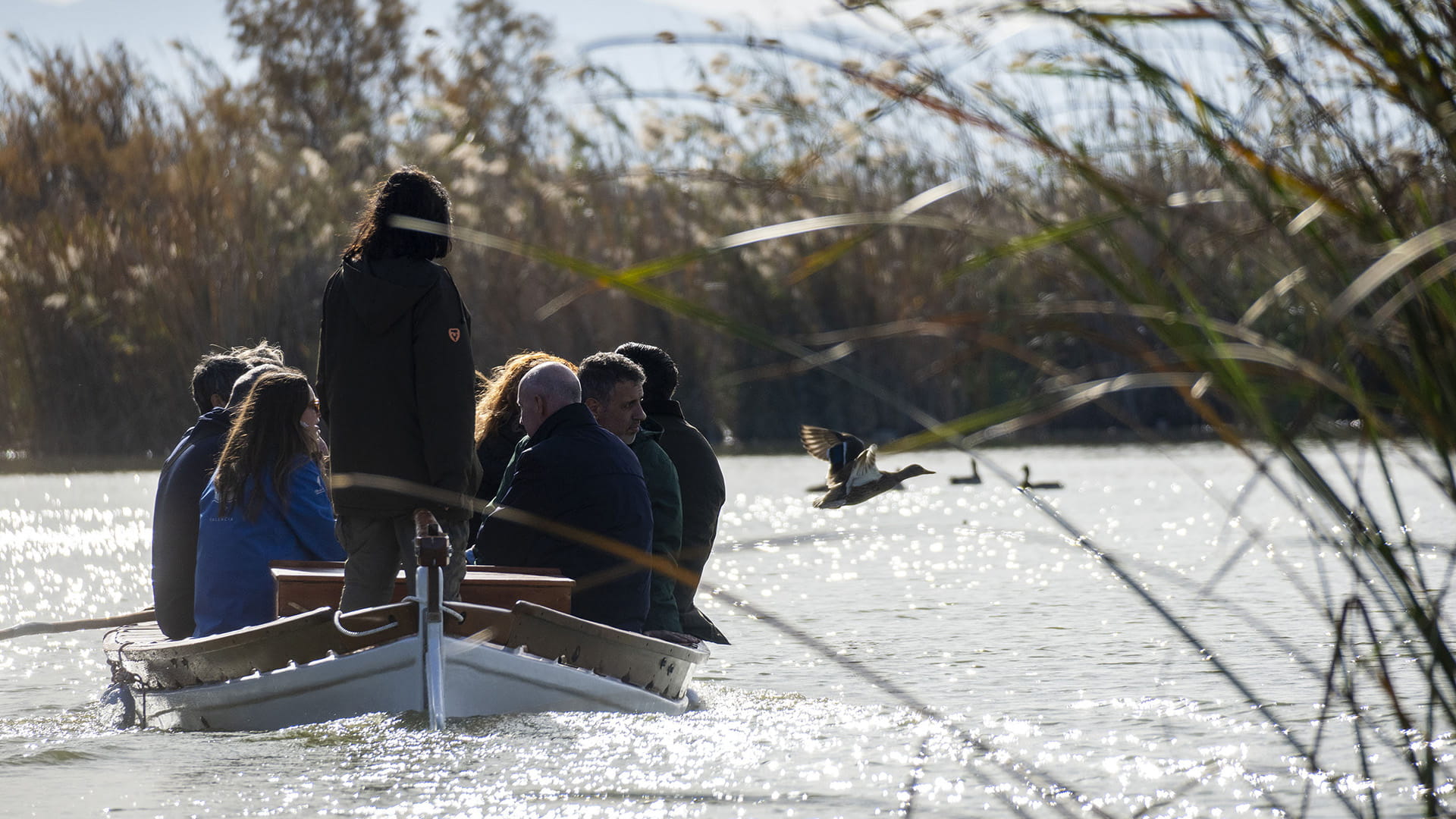 La barca AIZA protege y ayuda a conservar la Albufera de Valencia