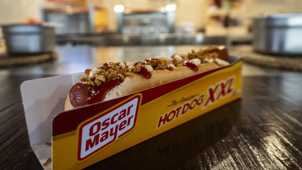 El rincon de Ndoki - zona restauracion BIOPARC Valencia_hot dog